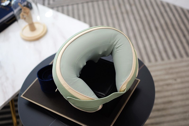 按摩热敷 舒适解疲 siaasoo象术颈椎按摩器