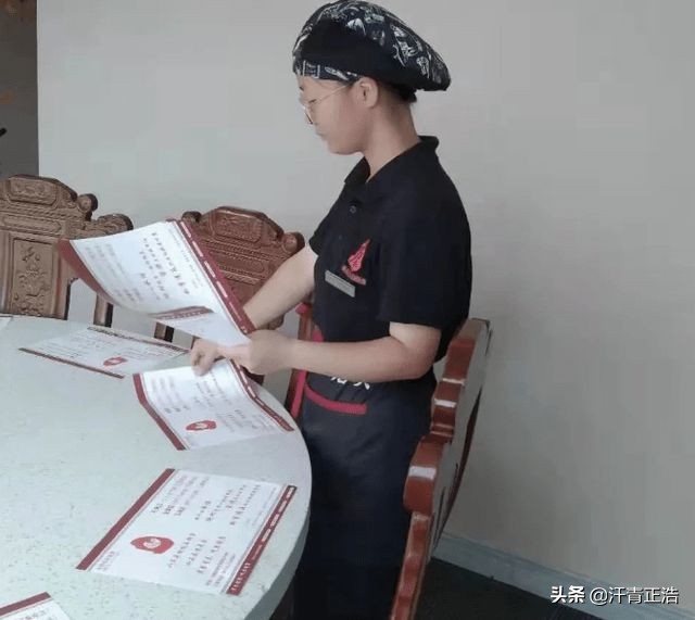 一家四口只剩她，18岁高考女孩打工挣学费：让天上的爸爸为我骄傲