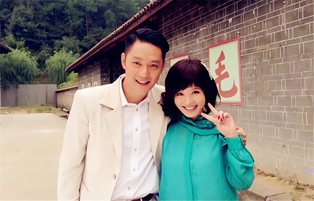 曾是军人专业户:成名后抛妻弃子,转身娶娇妻,前妻红了他糊了