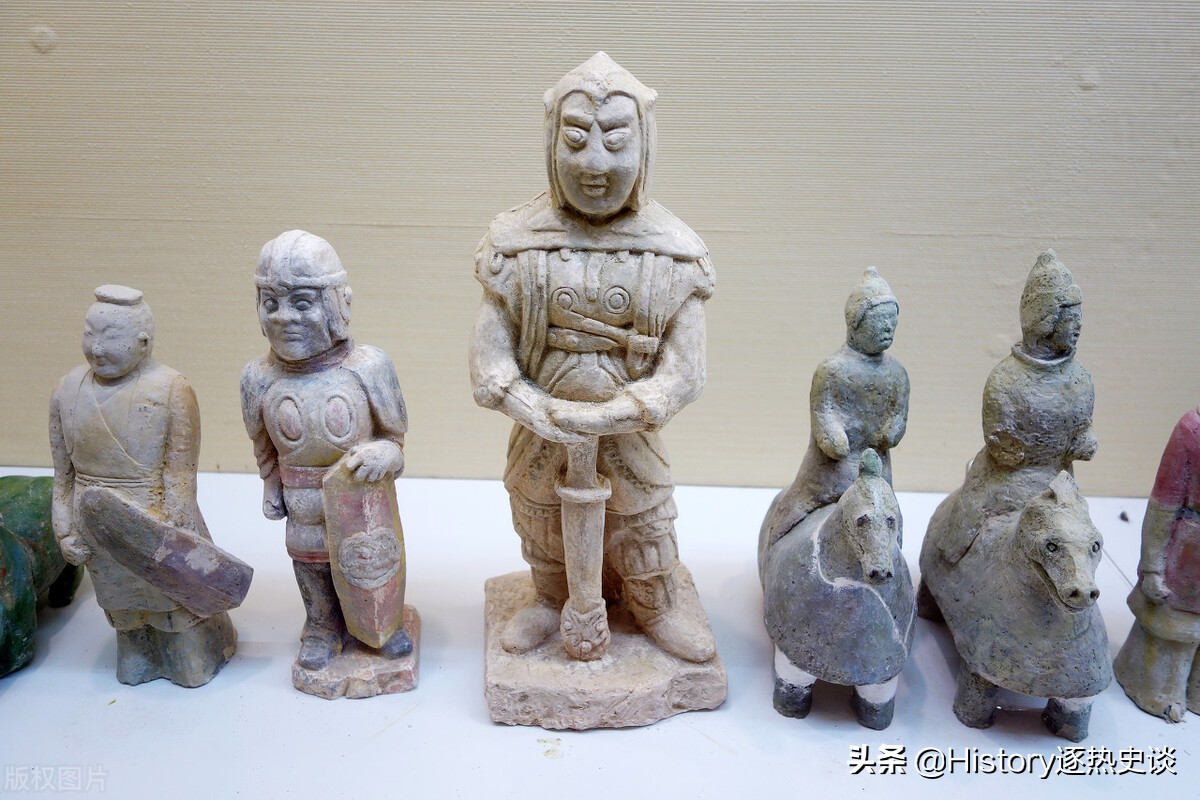 中国是从哪个朝代开始正式有村长的？