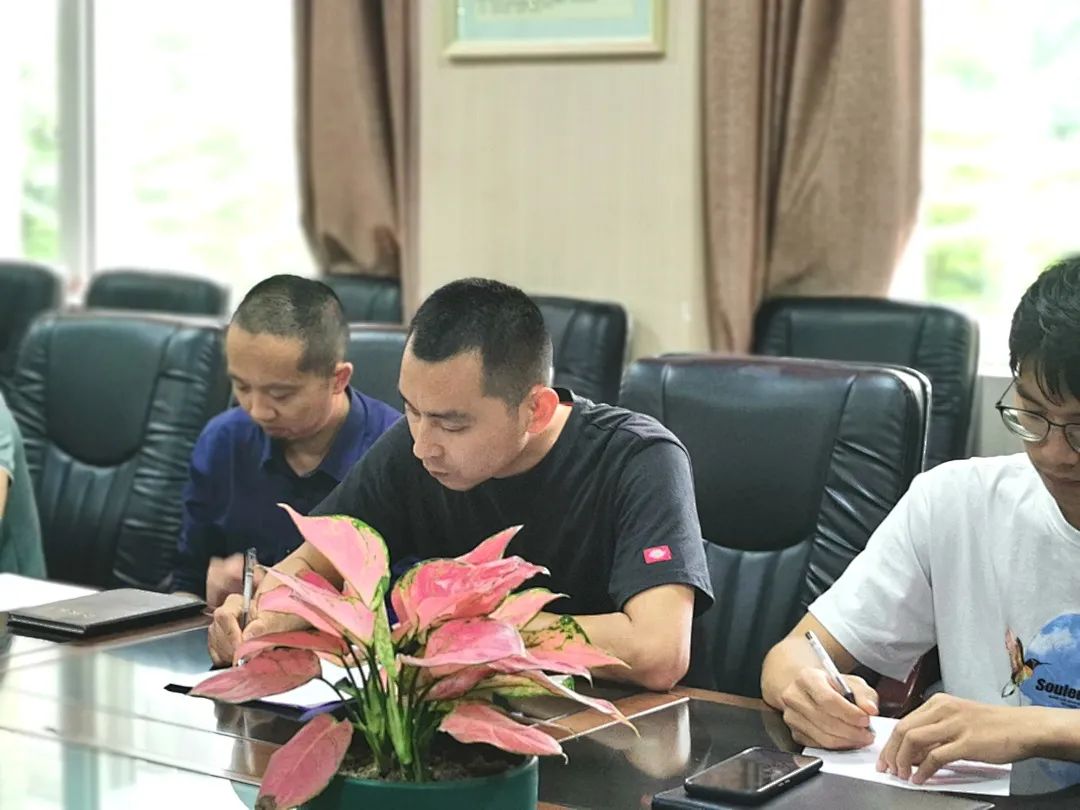 双流特教校运动与保健教研组开展专题教研活动为全国特奥日做准备