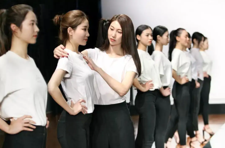 别再说艺考是“高考捷径”啦，高中这4大升学政策，家长需知晓