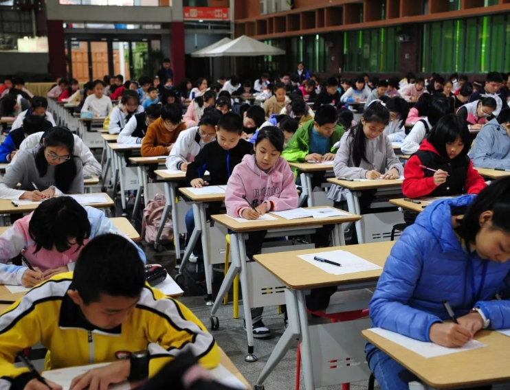 广东有8所“野鸡大学”，学生毕业后还是高中学历，简直防不胜防