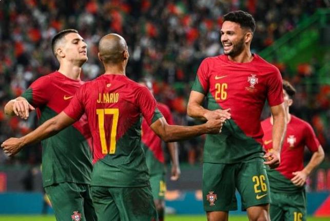 葡萄牙欧洲杯冠军(4-0！葡萄牙吊打FIFA第198，C罗双响：创6大纪录，加冕历史第