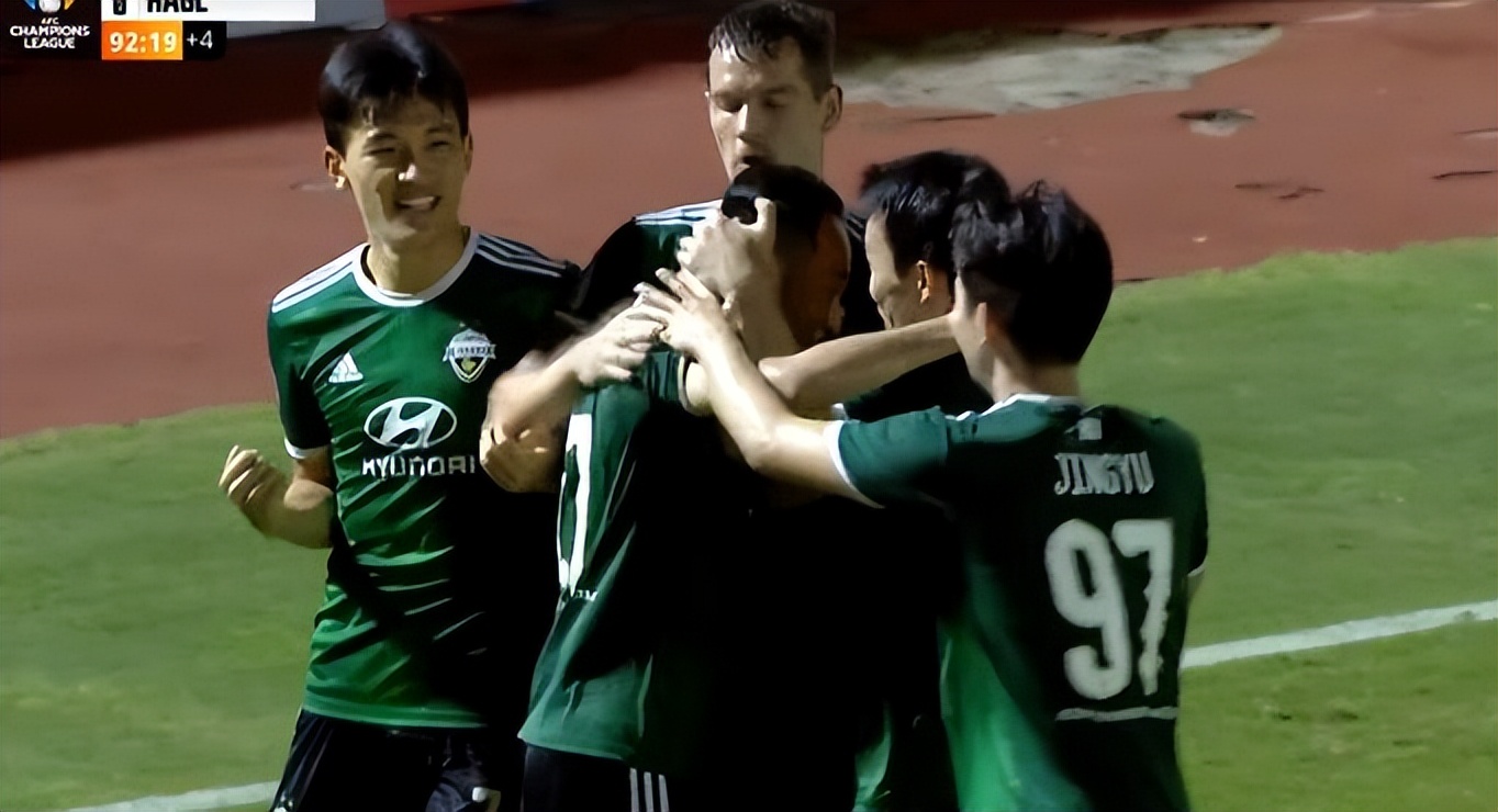 全北现代vs横滨水手（世界波绝杀，亚冠1-0！全北现代拒绝爆冷，对手门将绝望跪地）