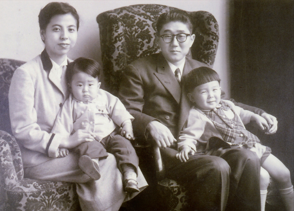 安倍晋三到底是个什么人？看看他的家世出身就明白了