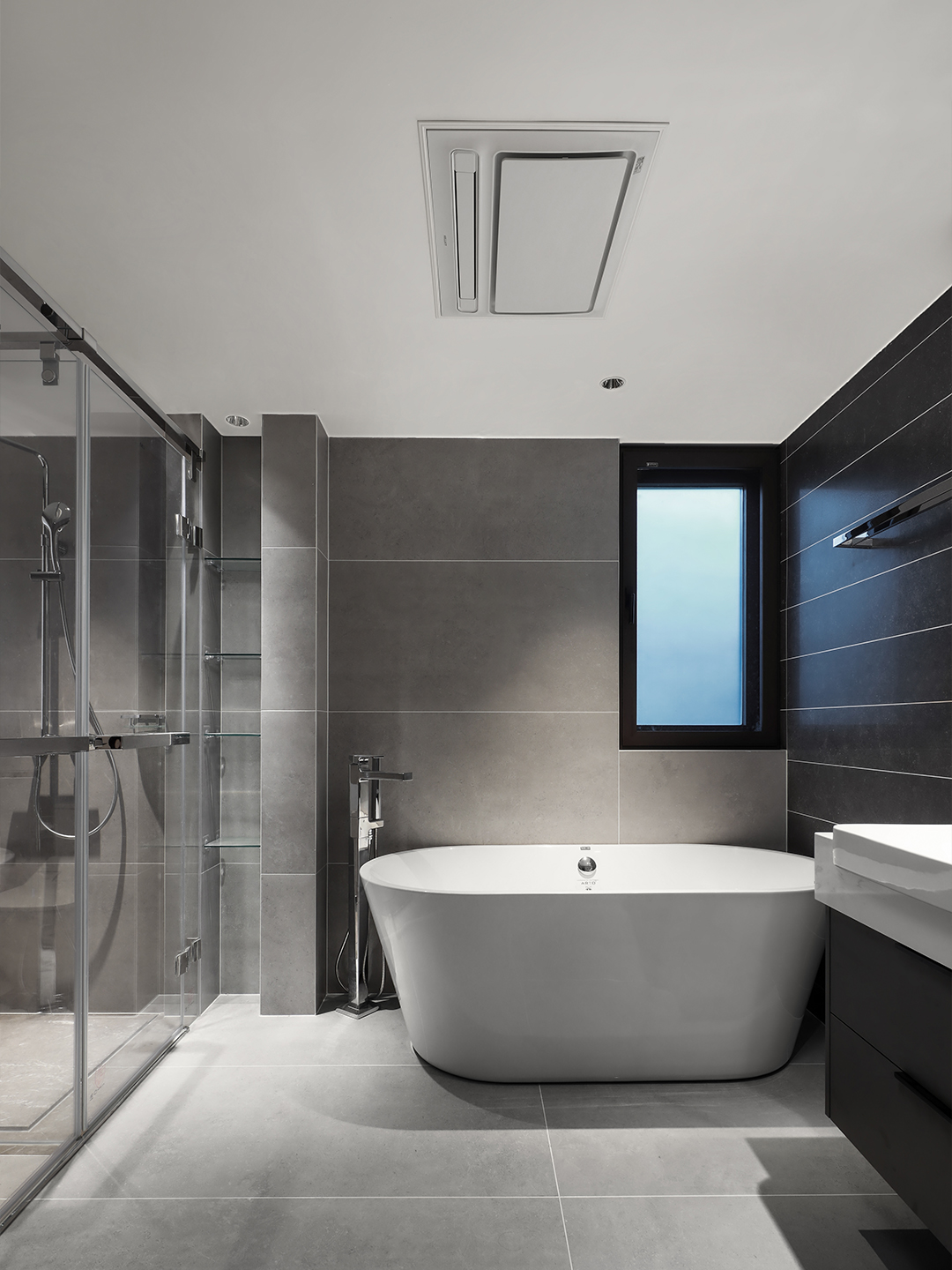 上下打通的重新解构之家，两套大平层打造老少皆宜的现代风装修