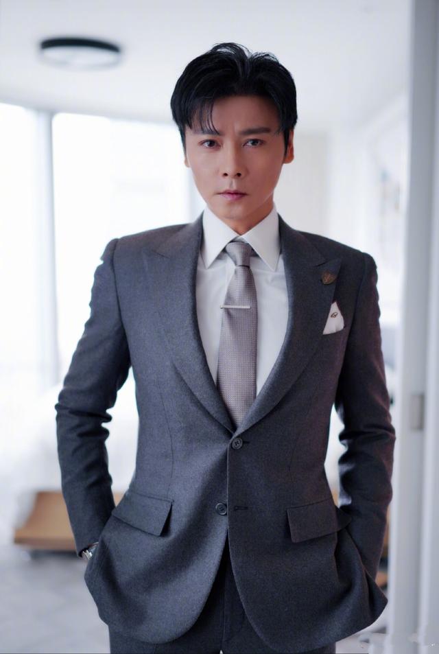 "西装暴徒"张晋:两次打晕吴京,为涨工资连甄子丹都敢"砍"