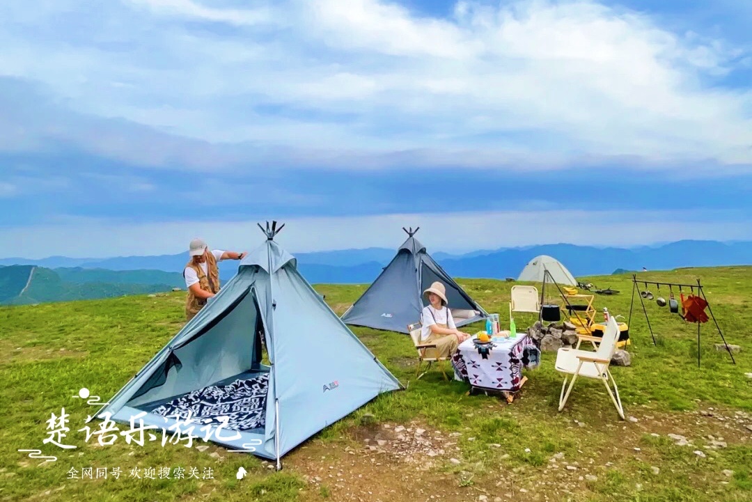 浙江金华这座山刚好1314米高，被称为爱情山，成为旅游露营热门地