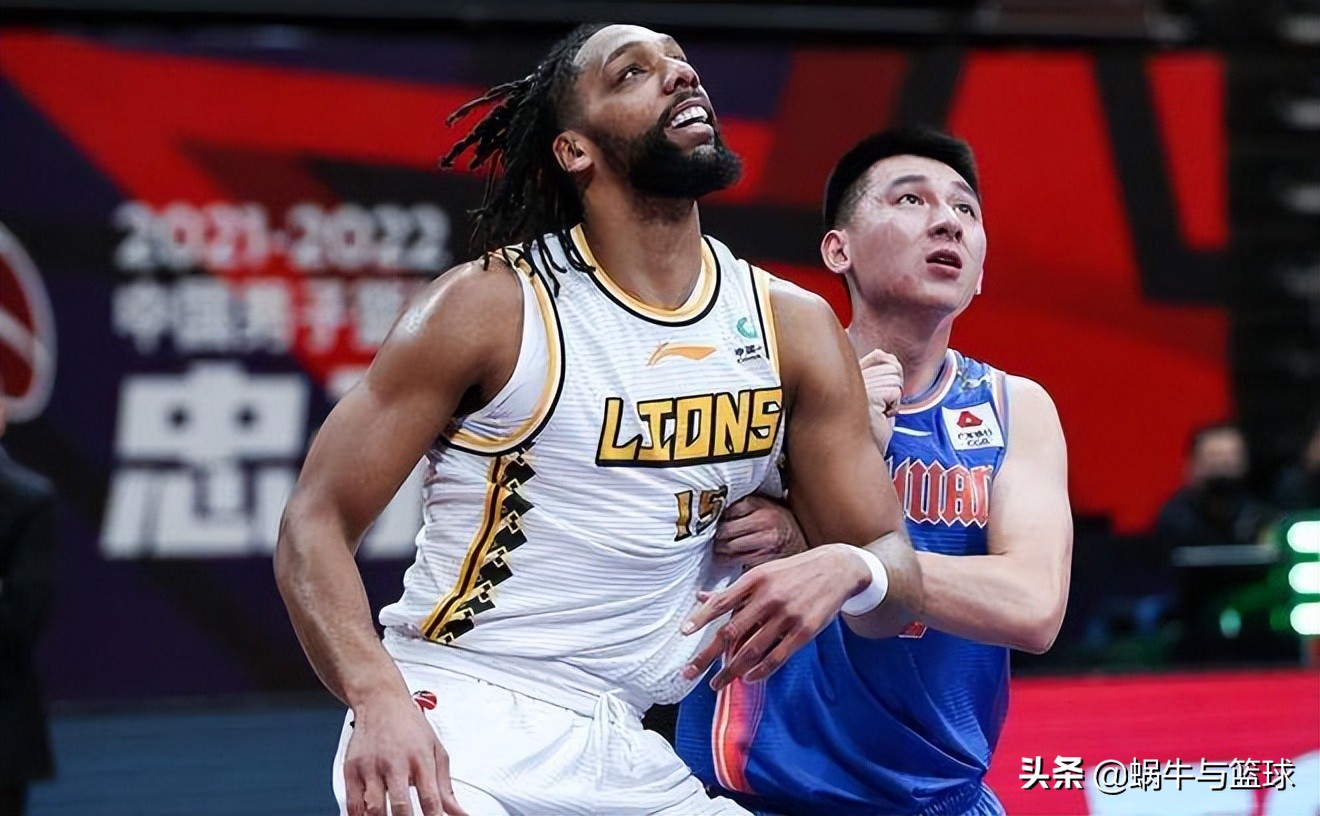 哪些nba名人去cba(NBA探花奥卡福加盟CBA，他的表现如何，能统治比赛吗？)