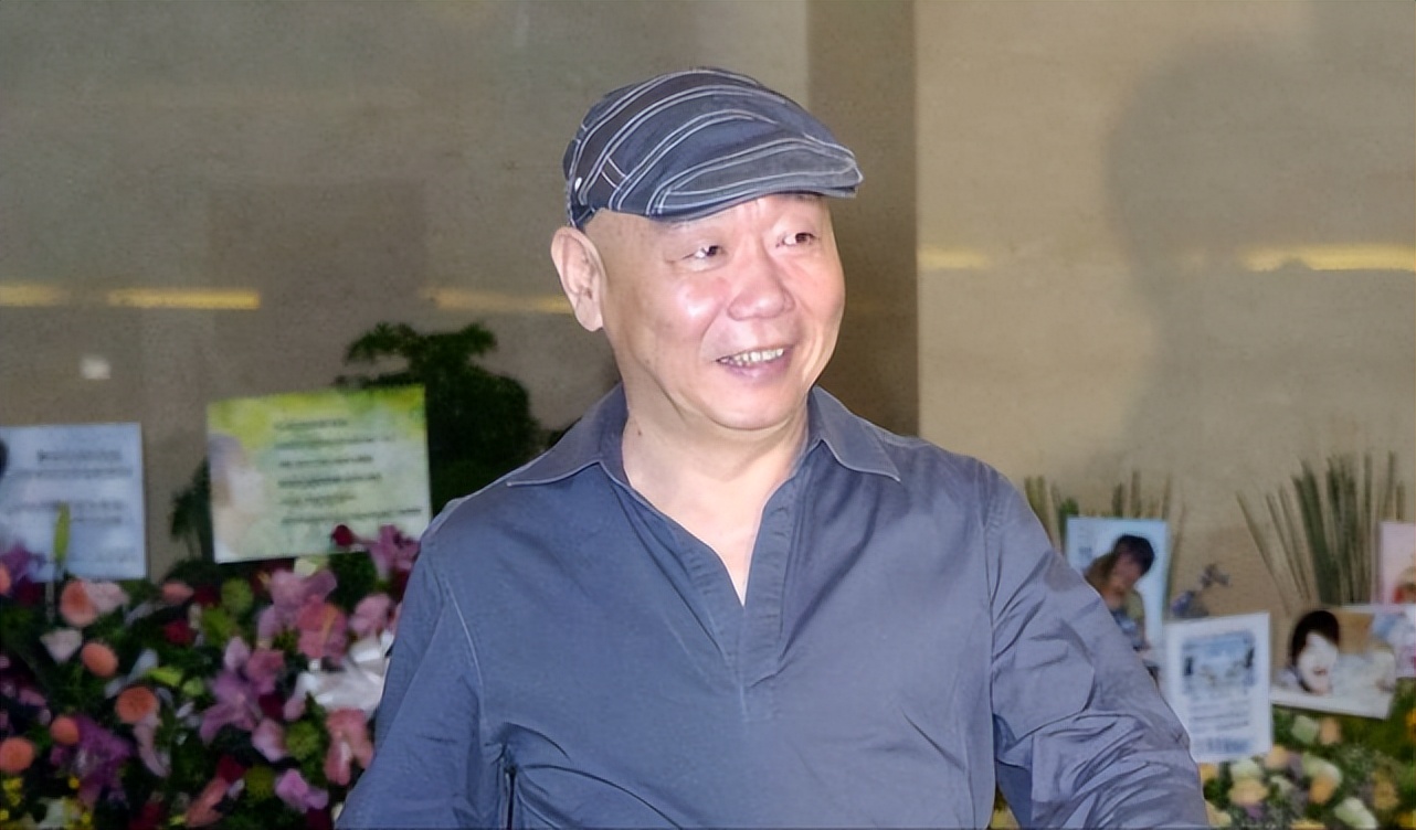 ϲ���ʦ�˱����ķ�˥��ȥ����׷˼��ʱ�乫������˿��ԤԼ�볡