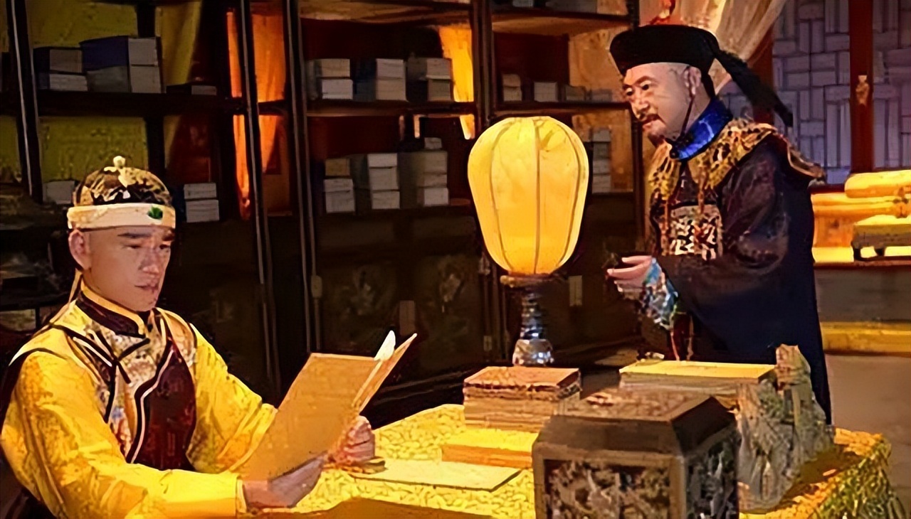 所以,在太子未废之时,赵昌确实可能给弘皙制作火镰,只不过是当成一件