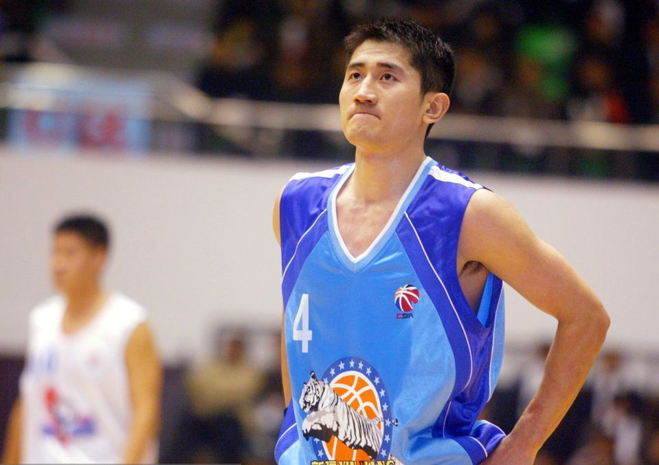 cba传奇吕晓明(国篮助攻王吕晓明,身高176驰骋cba,蒋兴权引他进队)