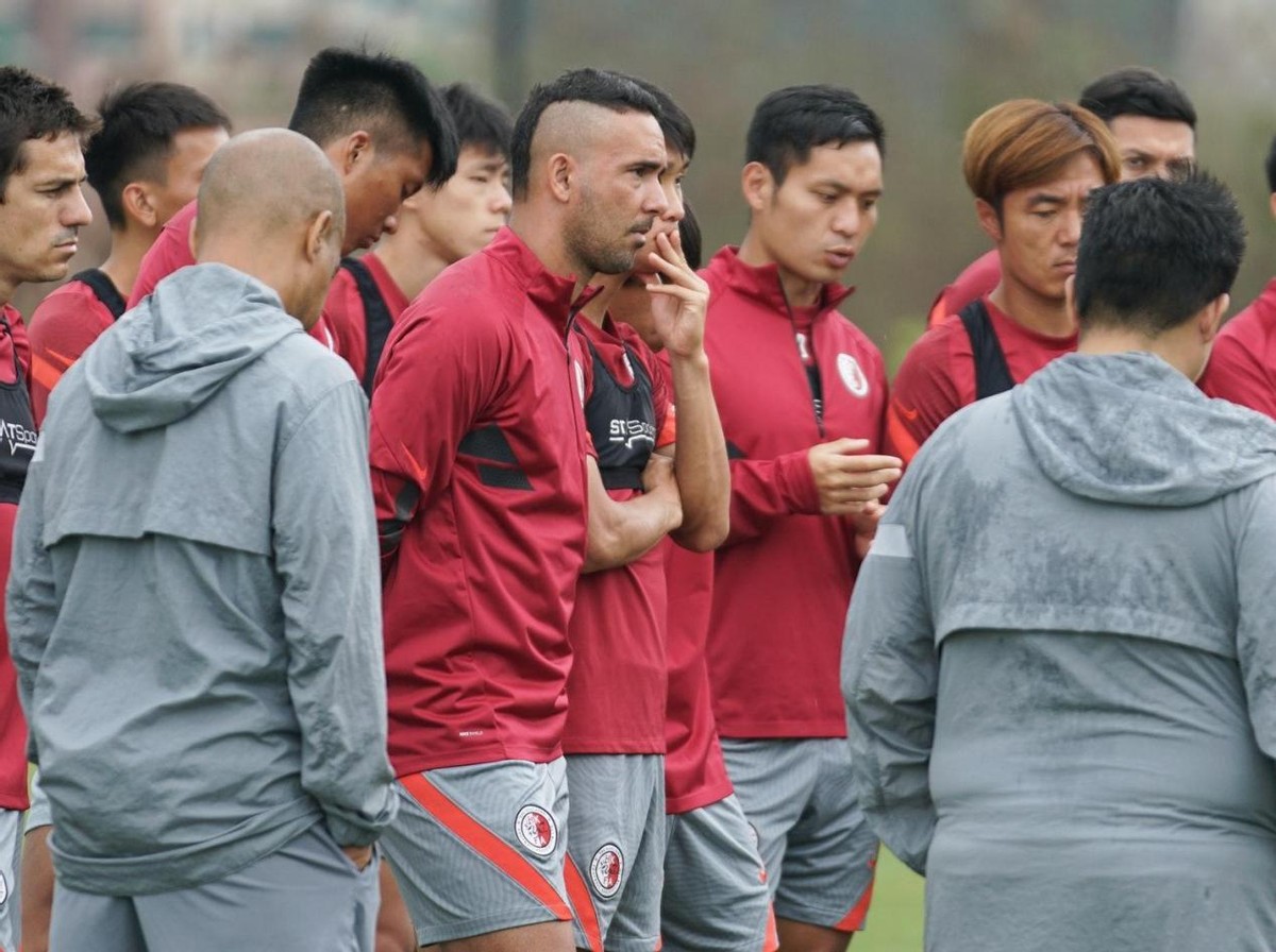 香港足总为什么不能进中超(中国香港队主教练怒斥中超俱乐部拒绝放港脚参加亚洲杯预选赛)