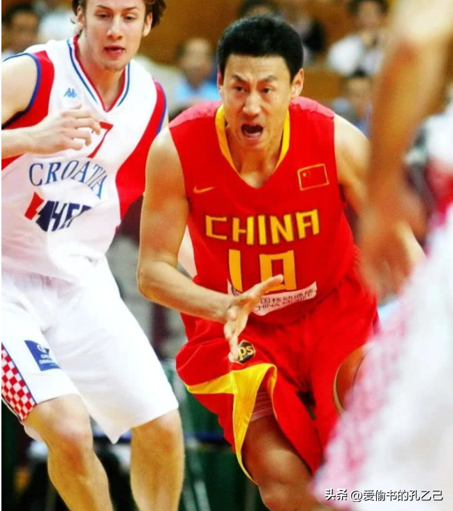 江苏男篮主教练李楠简历（小李飞刀李楠：婚礼请歌手李楠唱歌，和妻子早恋，儿子已2米19）