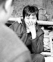 男子因杀妻被判15年，11年后“亡妻”突然回家，已和他人结婚生子