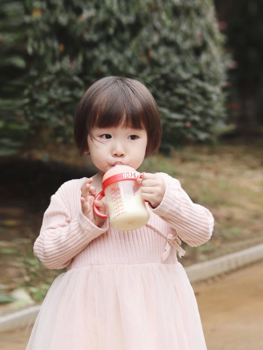 2岁女孩误吃“减肥药”抢救无效离世，照顾幼年宝宝，需格外细心