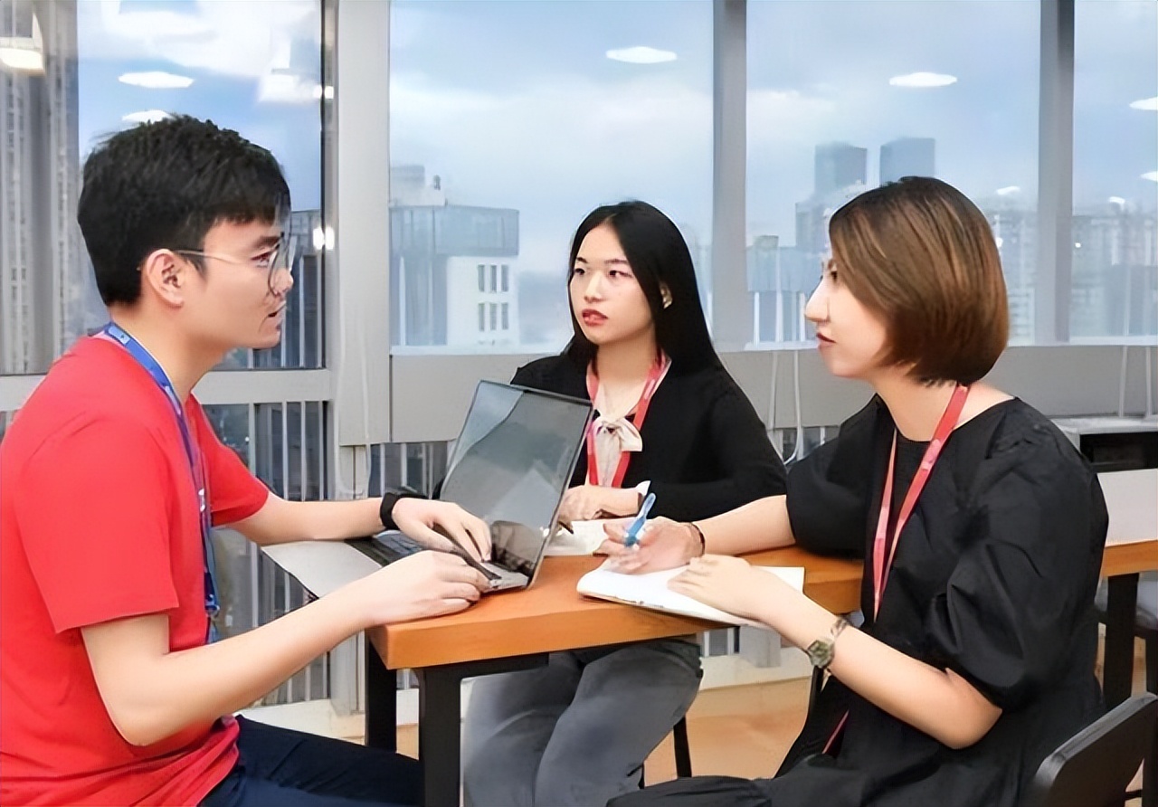 毕业后才明白，民办大学和公立大专差别大，学生家长报考需要谨慎