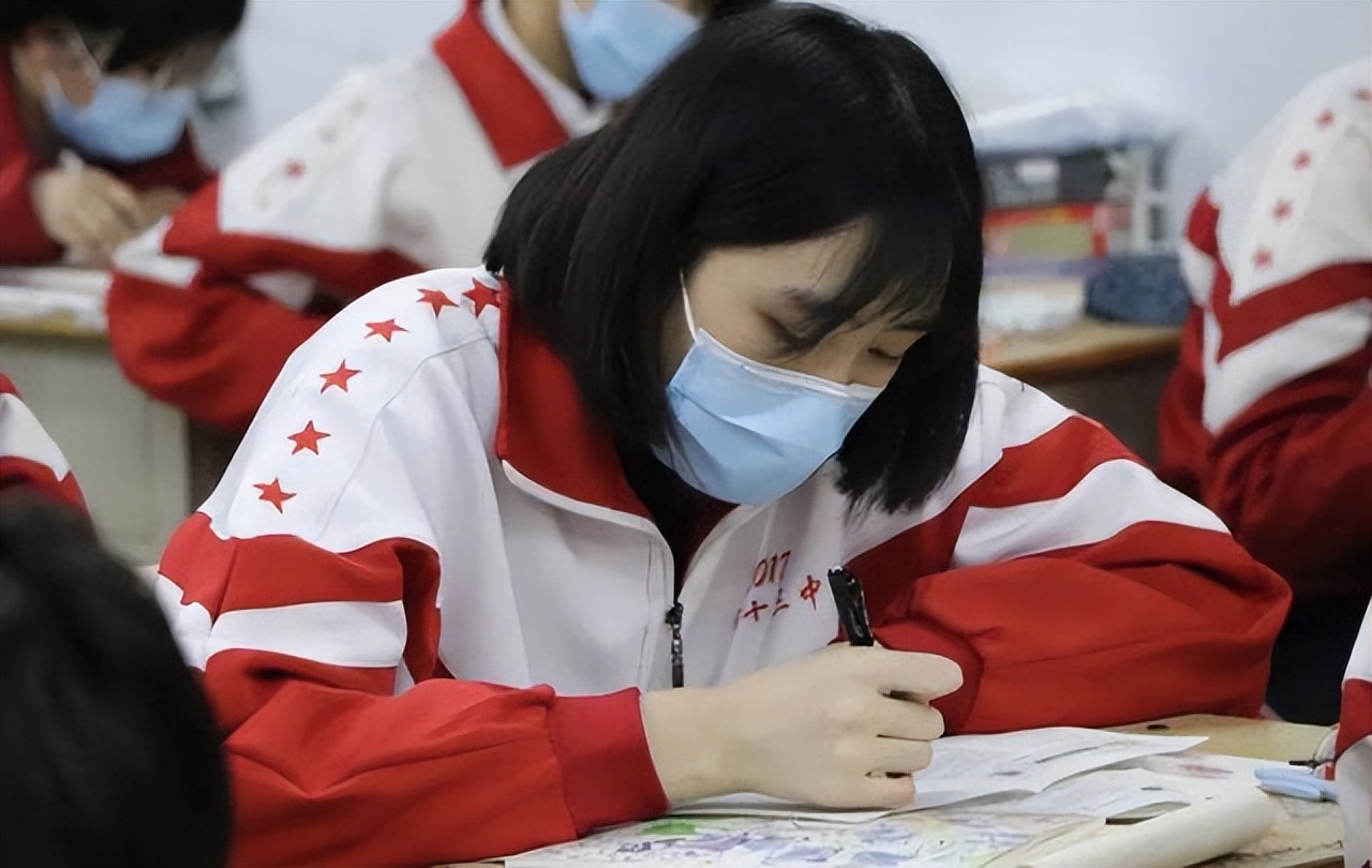 “这学没法上了”，2022高考迎来新规定，家长表示难以接受