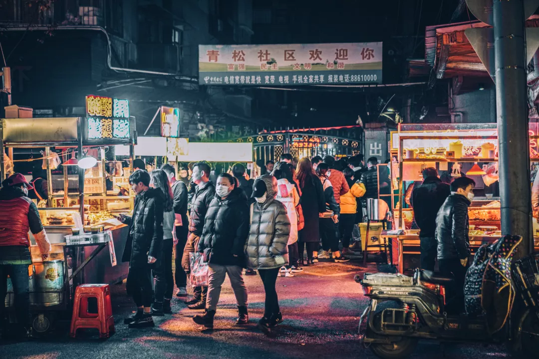 论排队，我只服武汉这几家藏在路边的美食店