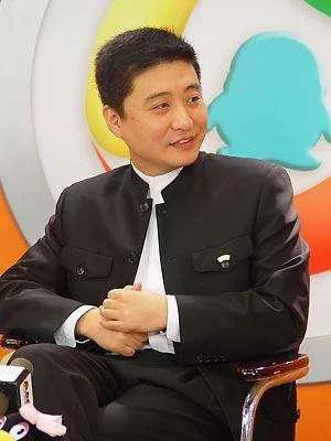 周炜为什么被网民持续批评？