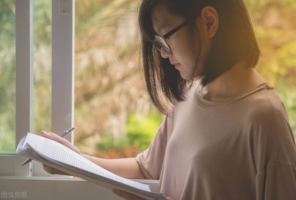 同学毕业20年再聚首，一番感言击中心弦，久违的泪水瞬间湿了眼眶
