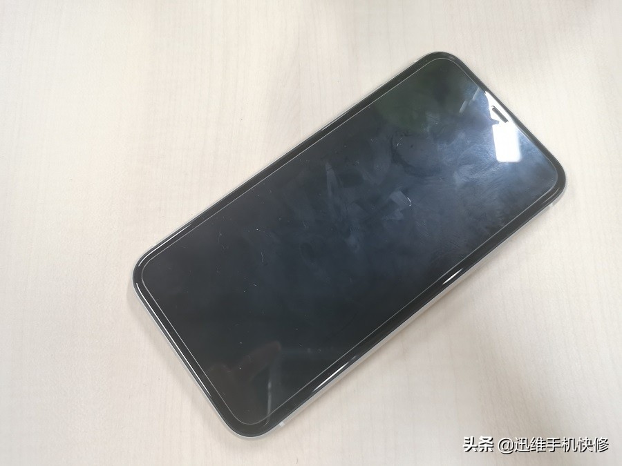 手機也要“避暑”？iPhone手機暴曬后觸屏失靈，解決方法都在這