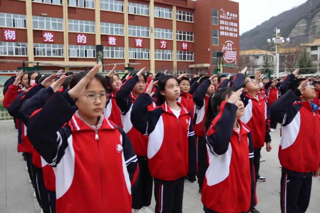 “杜绝校园欺凌 共建和谐校园”主题升旗仪式