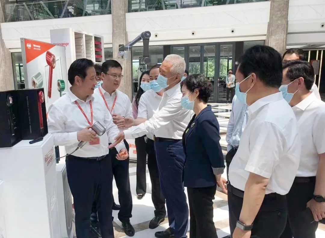 新闻丨工信部副部长徐晓兰一行实地调研橙色云平台成果