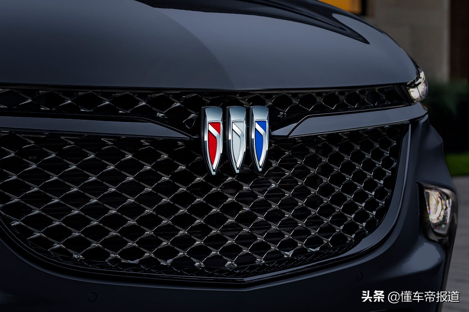 新車 | 三盾平行排列！別克品牌或?qū)ⅰ皳Q標(biāo)”，你覺得新LOGO怎么樣