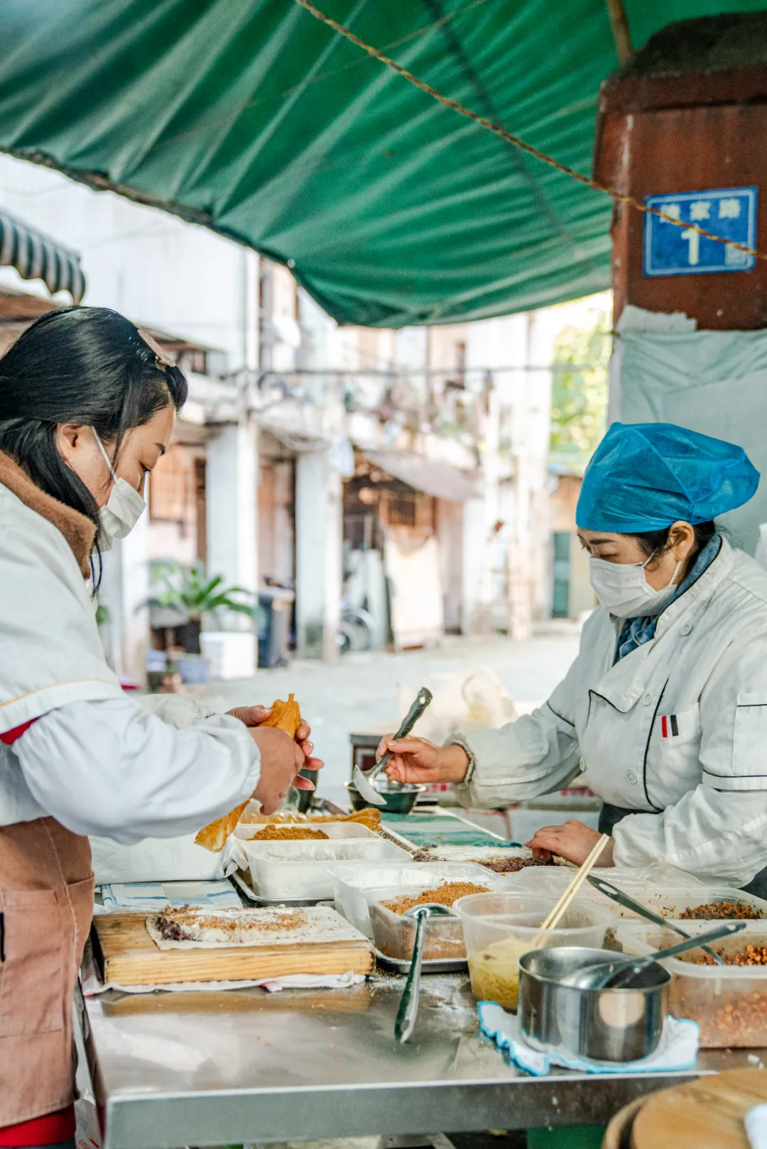论排队，我只服武汉这几家藏在路边的美食店