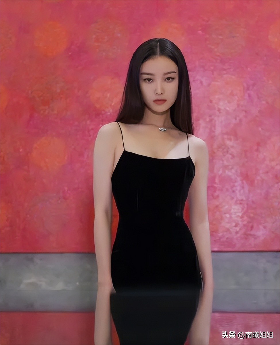 圆脸适合什么发型（你是什么“脸型”就留什么“发型”！方脸适合长发、圆脸适合卷发）-趣拿体育