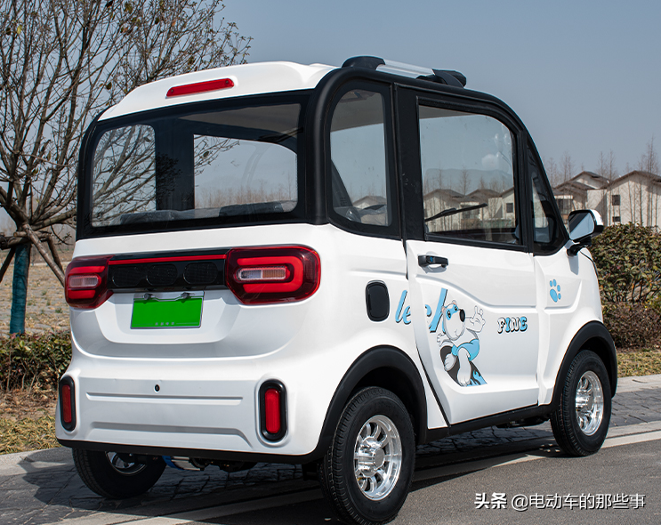 最低价7000元起，最高续航160公里，这2款电动四轮车，适合老年人