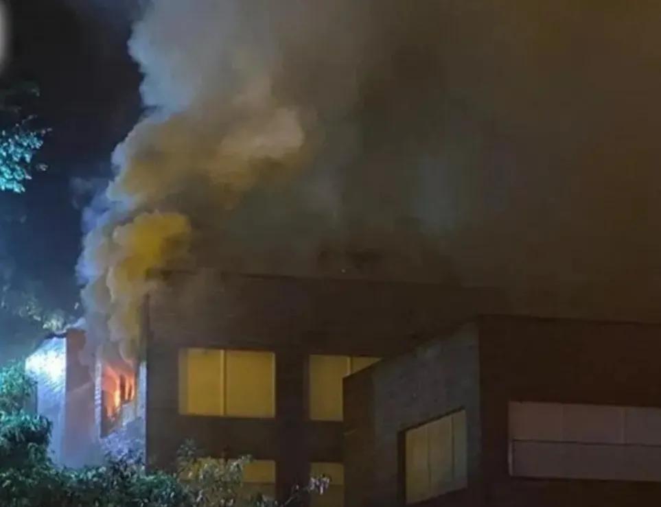 林青霞豪华别墅凌晨失火，18名佣人被困，自救逃生