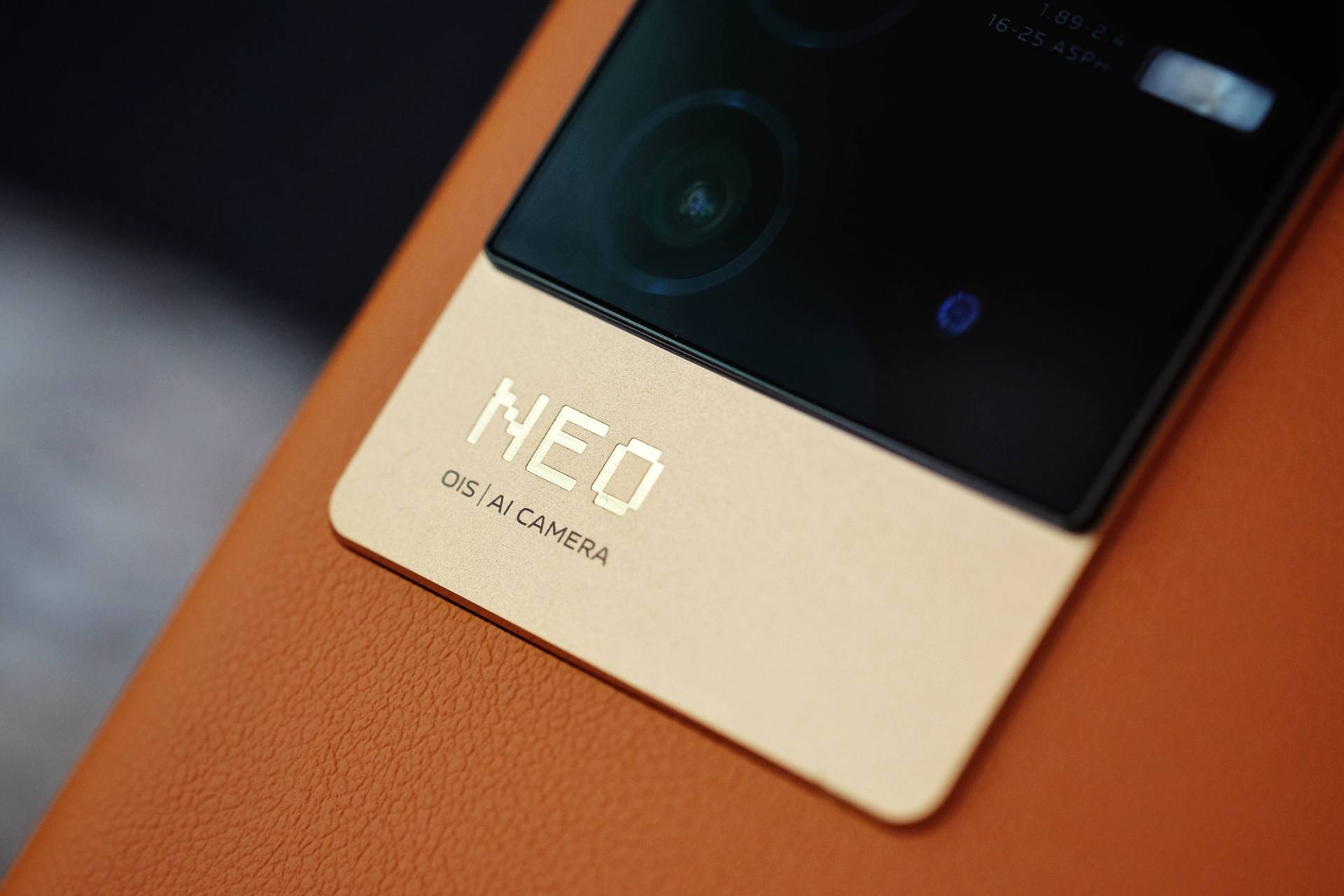 iQOO Neo 6主观体验：一面游戏，一面文艺