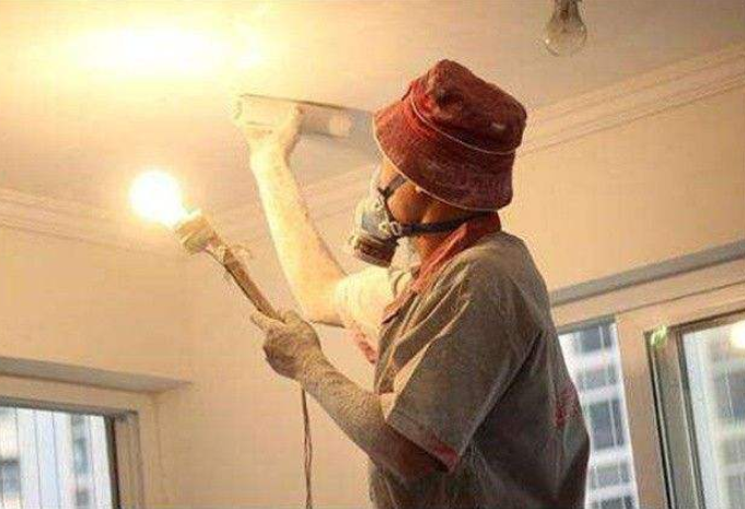 清华天之骄子移民北美，靠刷油漆悲惨过活，44岁跳桥惨烈自尽始末