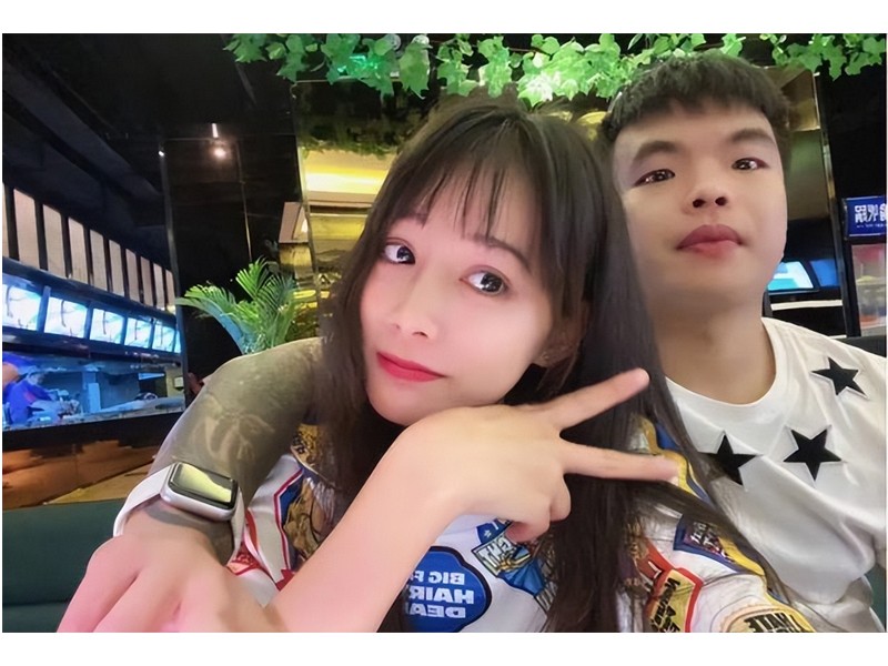 表妹李kk:千万粉丝最火表妹,妄图流量变现却惨遭滑铁卢