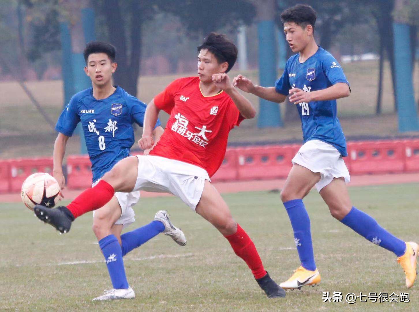 废墟上的中国青少足球，恒大青训终于爆发！广州恒大派出两支队伍