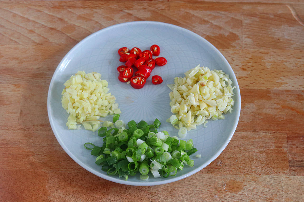 图片[4]-【丝瓜蘑菇汤】做法步骤图 刮油解腻 营养丰富-起舞食谱网