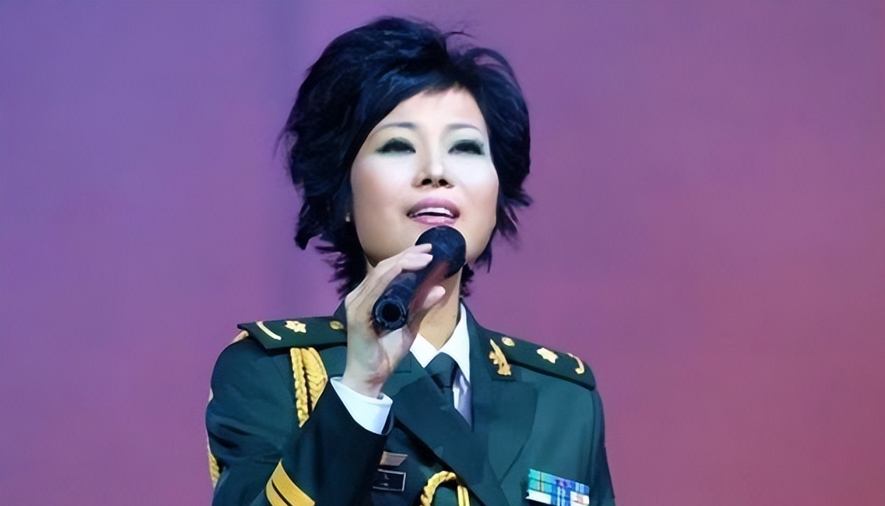 一首歌在春晚爆红，红过毛阿敏和碾压毛宁，37岁演唱会上癌症复发