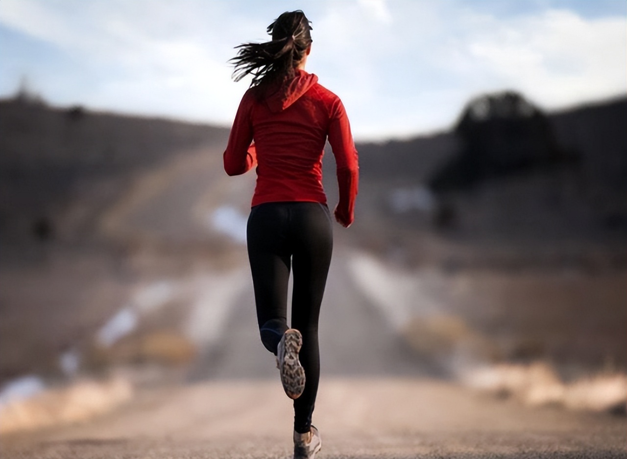 每天跑步10公里一个月能瘦多少每天坚持跑5km