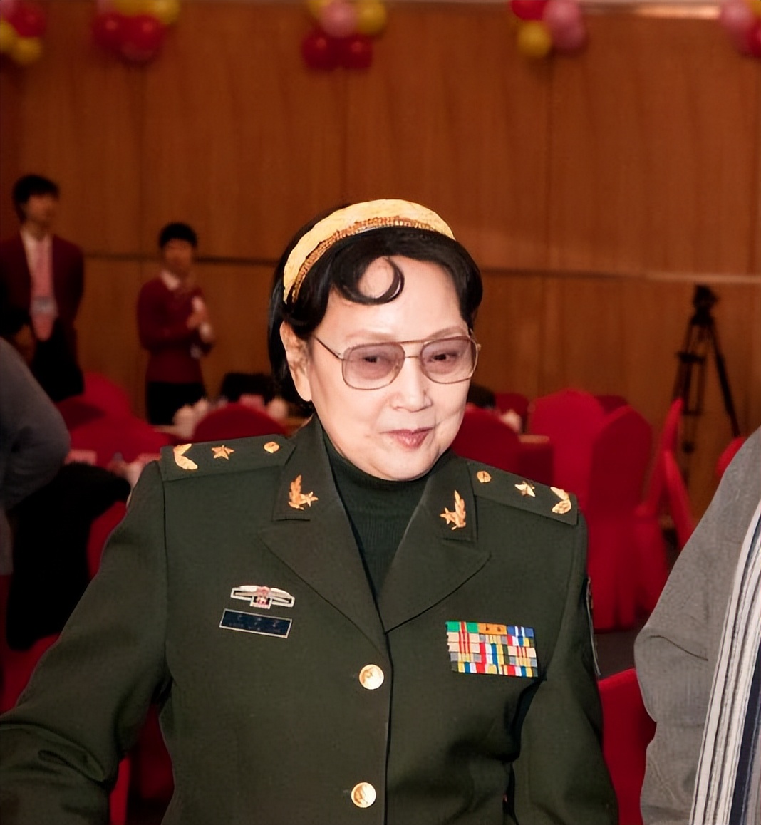 王丹凤、王晓棠“二王争美”：都说二人长得像，其实美得各有千秋