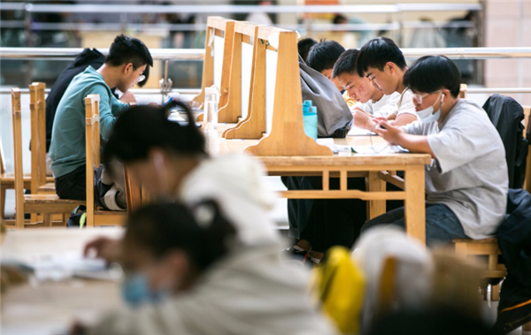 大学寒假提前！北大等高校提前“结课离校”，假期足足延长17天