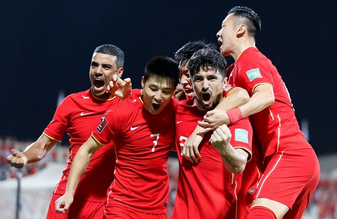 此次中国足球可以参加世界杯吗(亚足联官宣！中国足球将亮相世界杯，20年纪录诞生，国足却当观众)