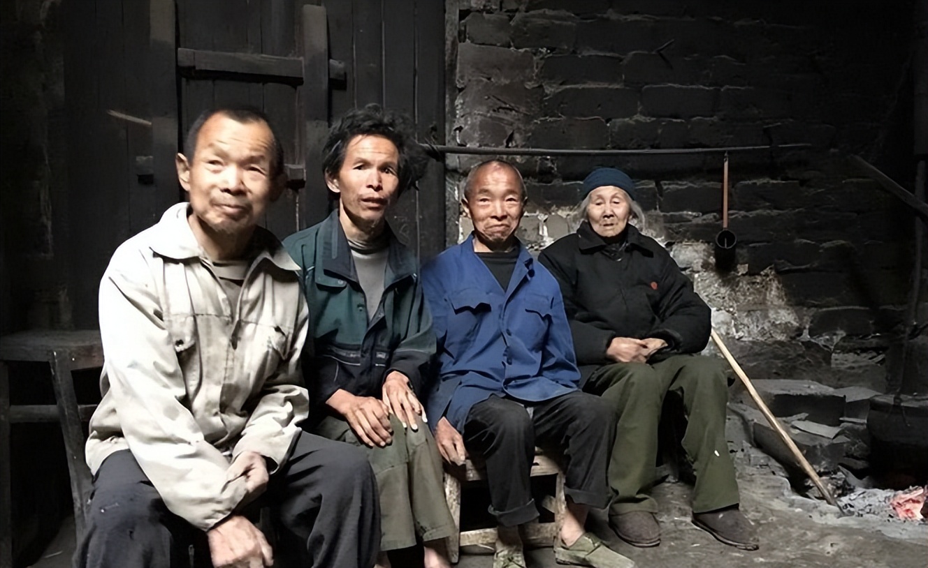 湖北一92岁母亲，怕三个瘫痪儿子挨饿，临终前拼命攒下1000斤粮食