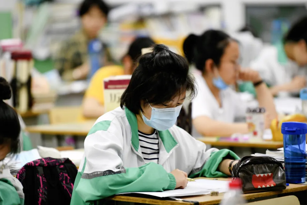 2022高考进入倒计时，学生若想考上本科，分数需要达到多少？