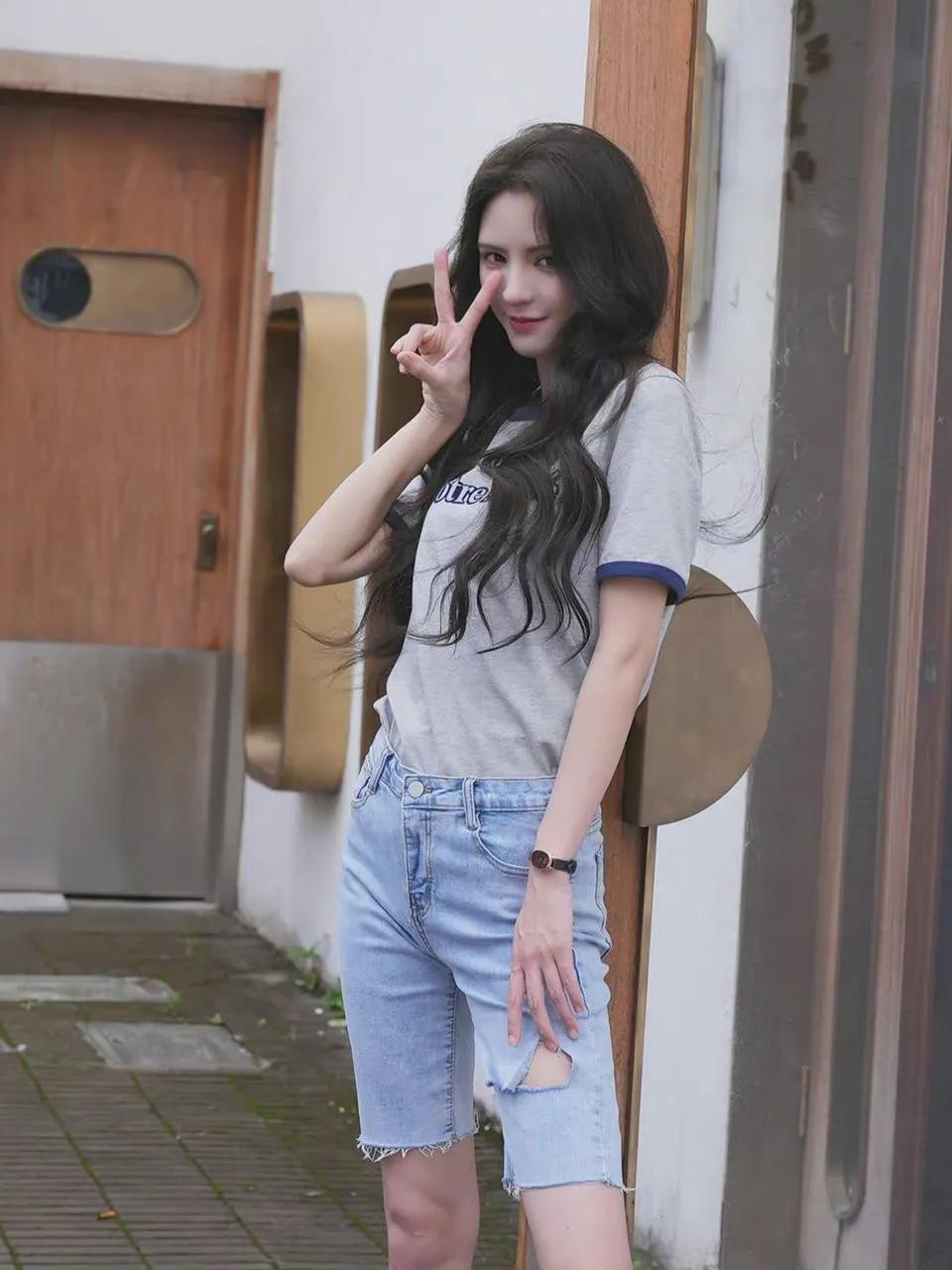 张予曦近期穿搭