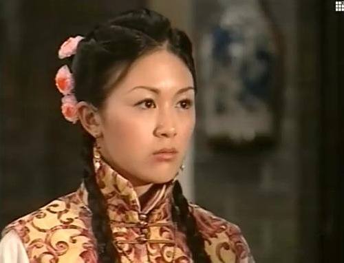 TVB两大甜妹命运各异，唐宁离婚带两娃苦求工作，文颂娴却很幸福