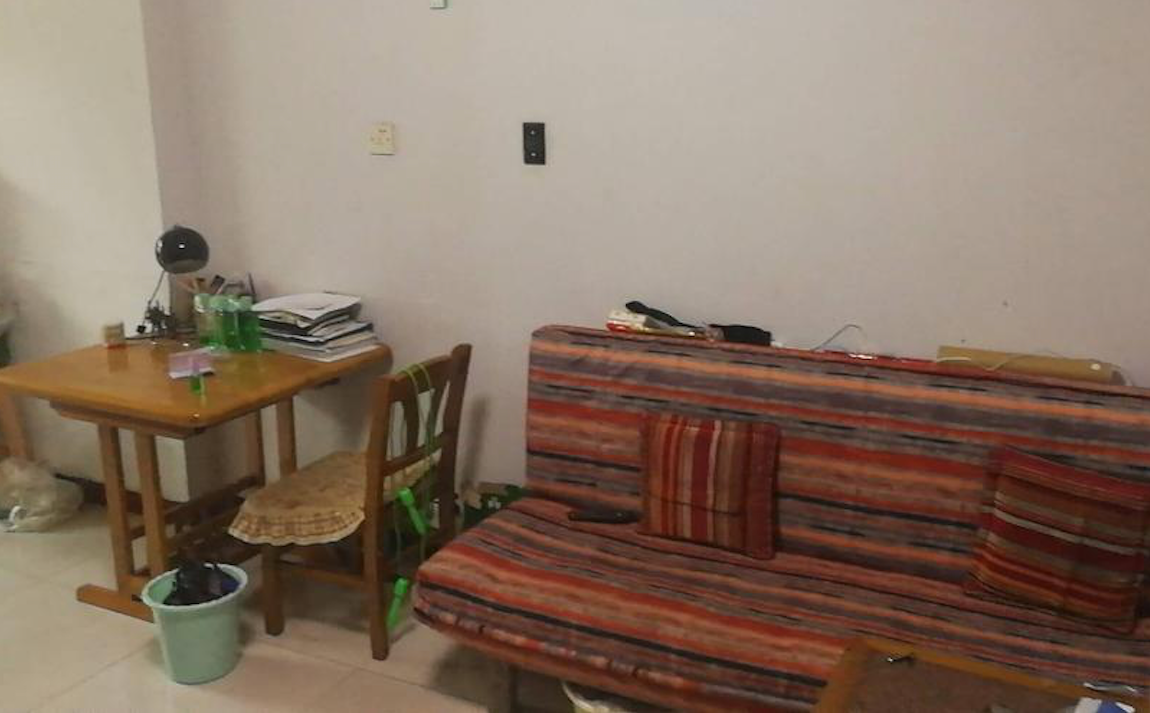 2003年，烟台一夜总会情侣出租屋遇害，警方凭一张快递单查出凶手