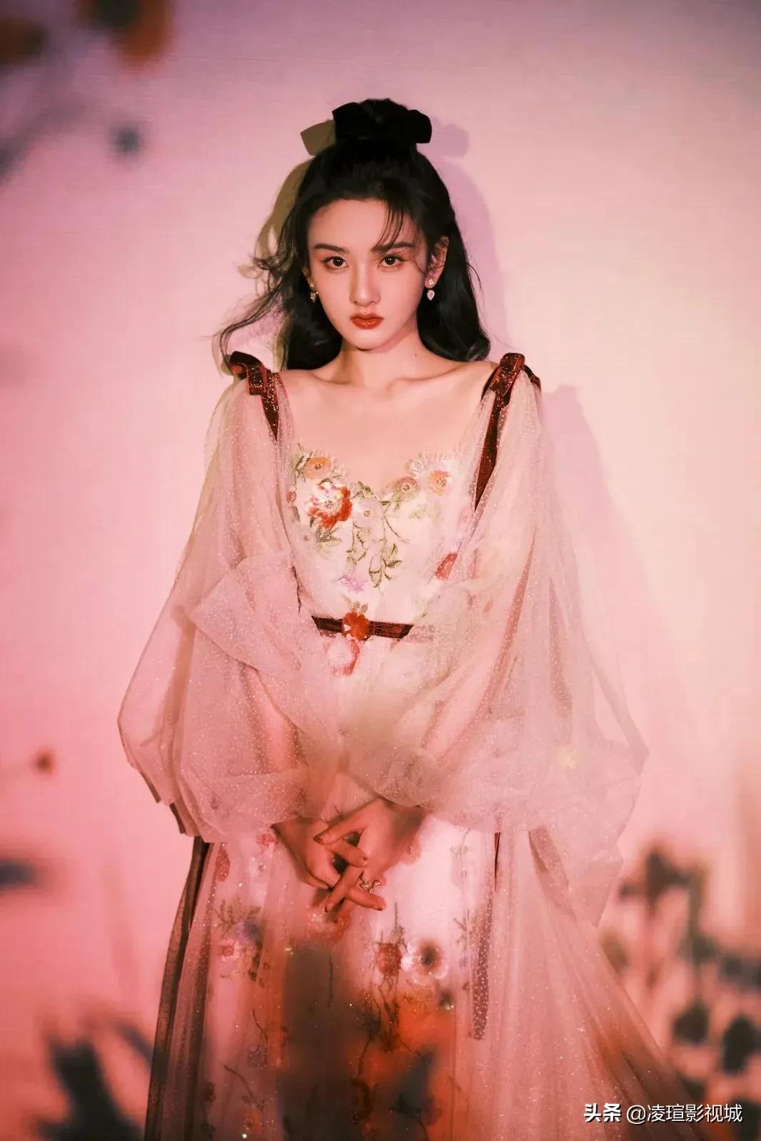 明星壁纸图片分享：宋祖儿（3）